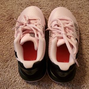 New Pink and Black Nike tennis shoes